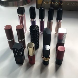 Lipsticks vault